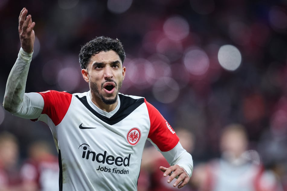 Omar Marmoush (25) wird entgegen der Erwartung von Trainer Dino Toppmöller (44) wohl doch nicht mehr im Aufgebot der Eintracht stehen.