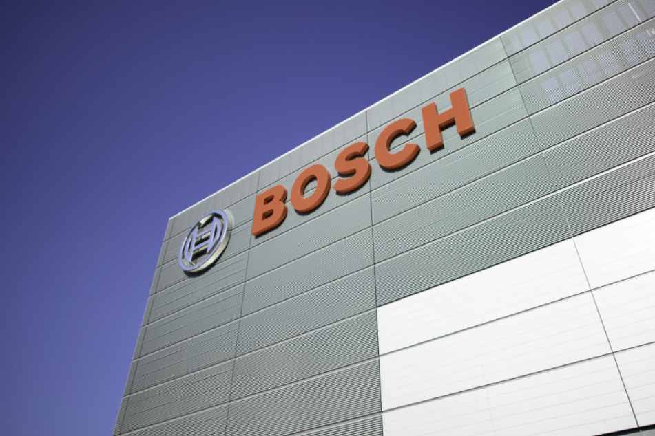 Bosch erhält von Daimler und Volvo Großauftrag für Brennstoffzelle.