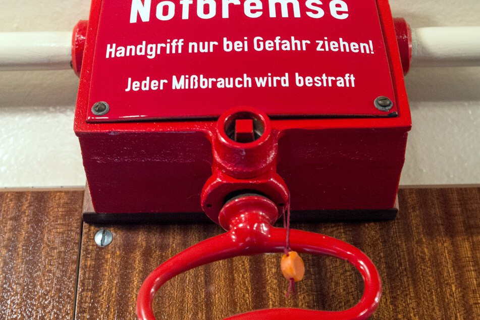 In Essen, Leverkusen und Schwelm wurden in den vergangenen Tagen Notbremsen betätigt. (Symbolbild)