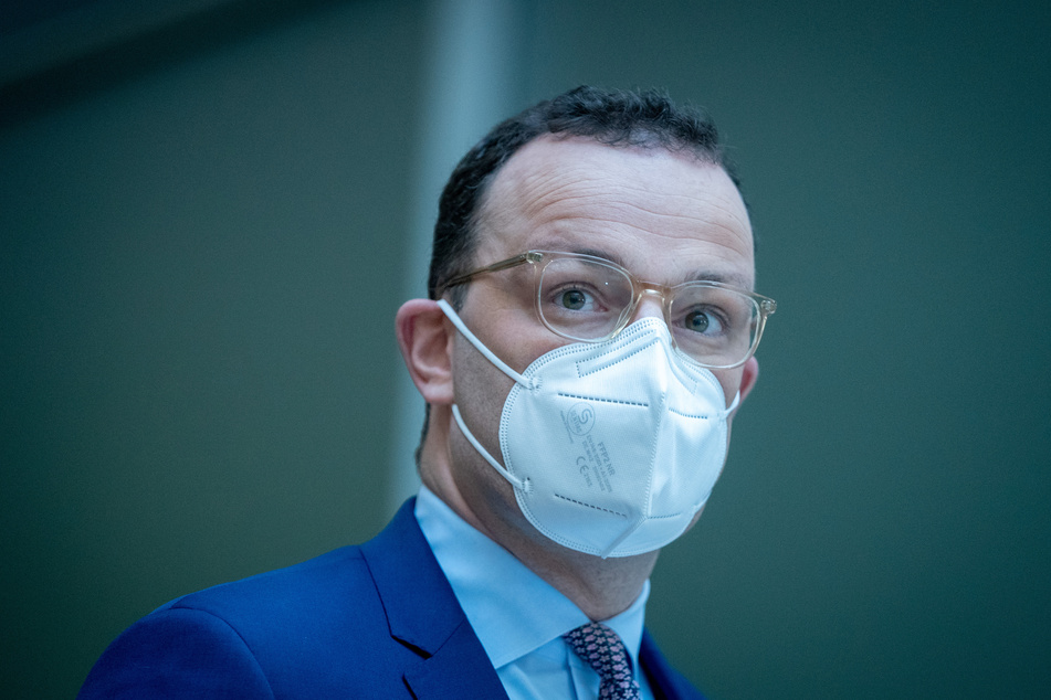 Bundesgesundheitsminister Jens Spahn hat die Verordnung unterzeichnet, die den Rahmen für bald geplante Impfungen gegen das Coronavirus schafft.