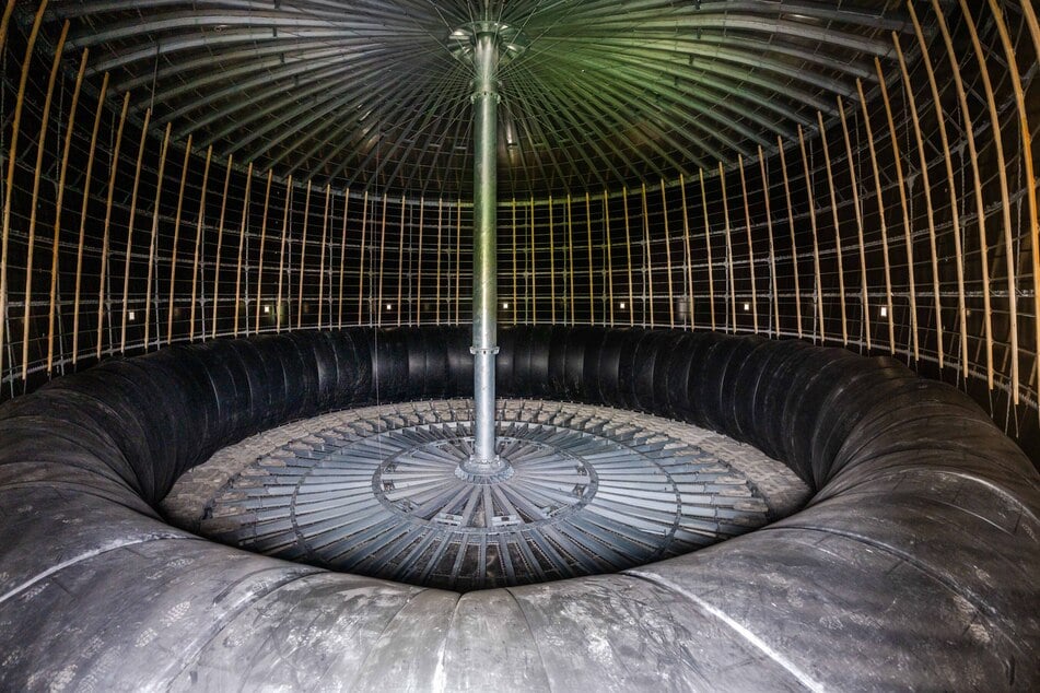 Das Innere der Anlage: In der Membran (unten) wird das Faulgas gespeichert.
