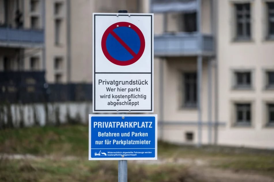 Solche reservierten Stellplätze zeigen, wie knapp Parkraum ist.