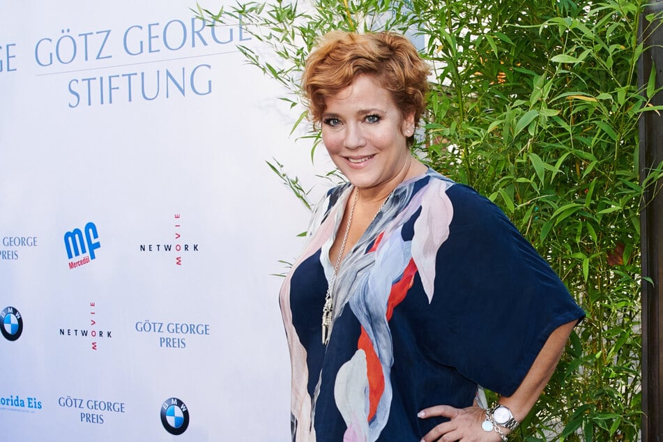 Schauspielerin Muriel Baumeister (54) sprach in einem Interview schonungslos über ihre Alkoholsucht.