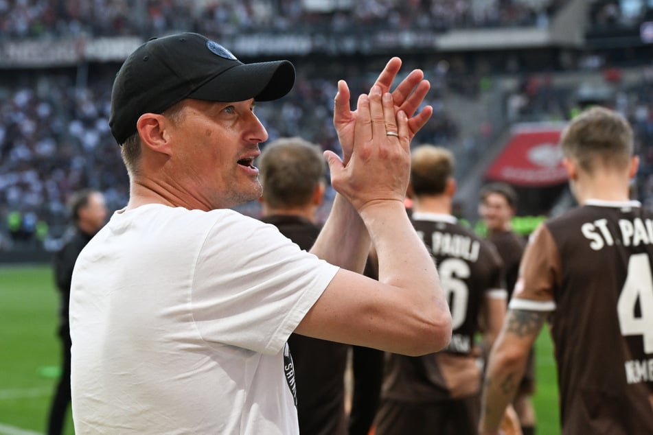 Mit dem nötigen Selbstvertrauen könne seine Mannschaft an die Leistungen im Deutsche Bank Park in der vergangenen Saison (2:2) anknüpfen, glaubt Blessin. (Archivbild)