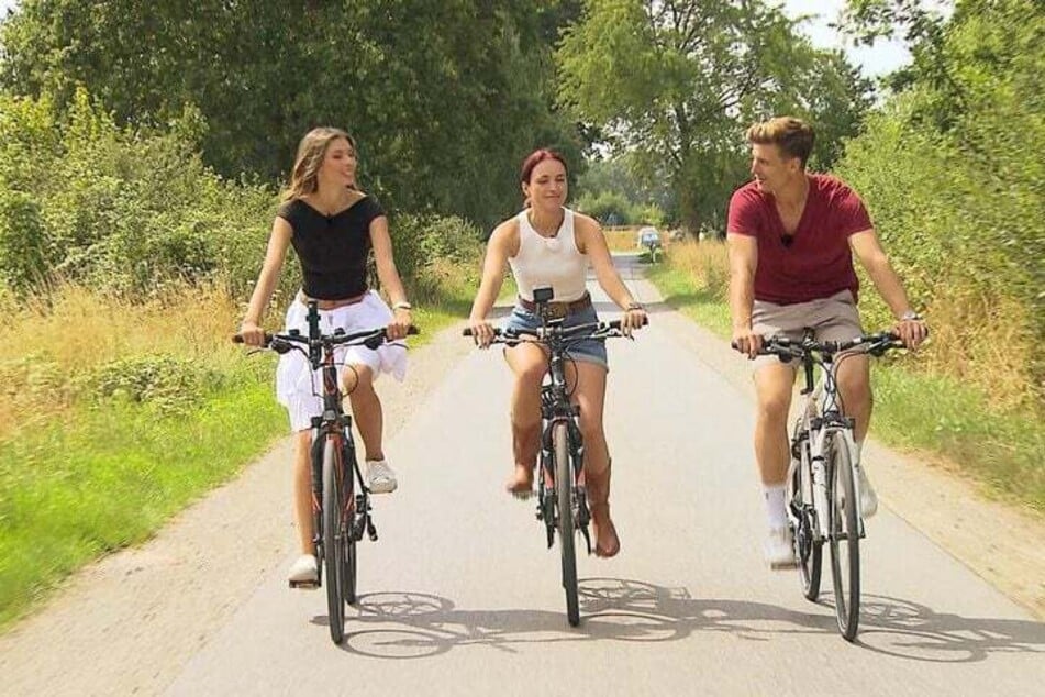 Am Ende fühlte sich der attraktive Landwirt aus Nordrhein-Westfalen mehr zu Laura (M.) hingezogen. Für Selina gab's einen Liebes-Korb.