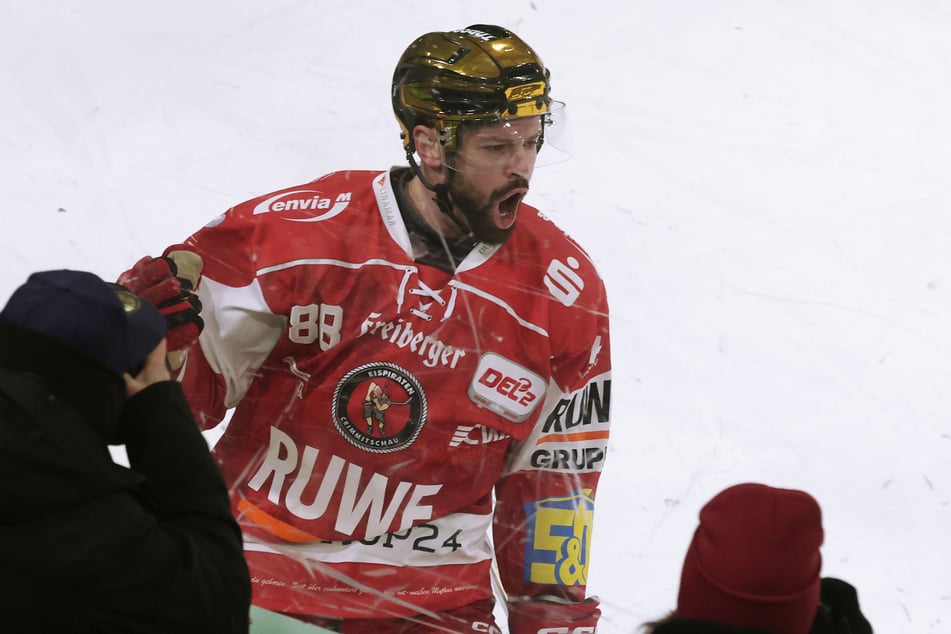 Dylan Wruck netzte nach einem Konter zum 1:0 ein und feierte.