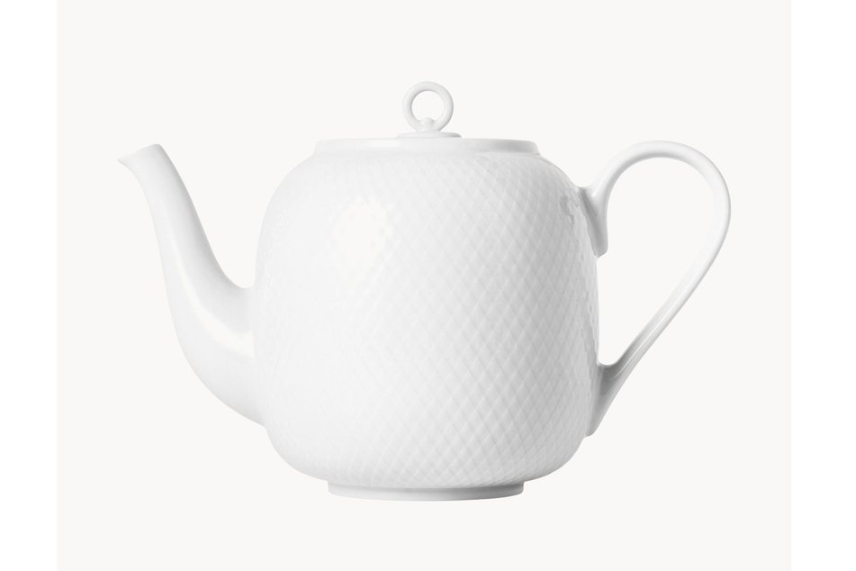 Die hochwertige Teekanne aus Porzellan ist besonders elegant.
