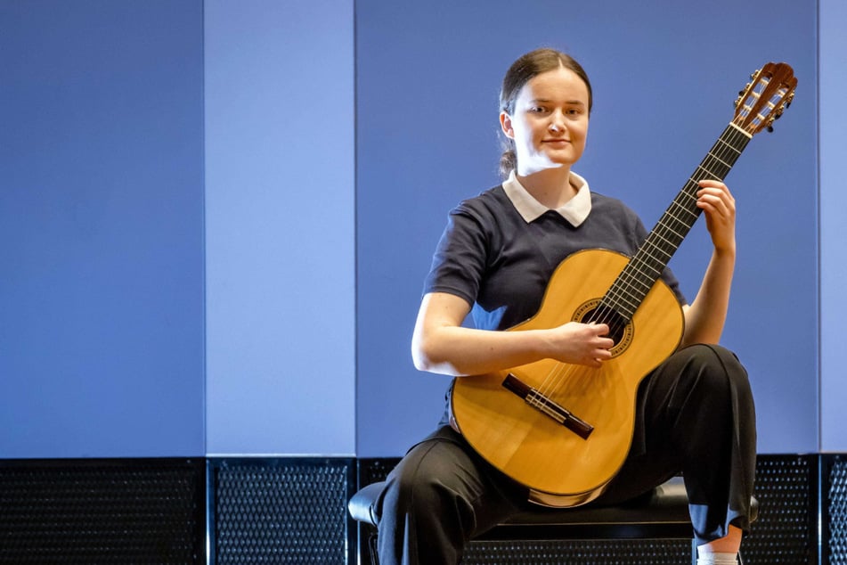 Chemnitz: Musik ist ihre Leidenschaft: Diese Chemnitzerin ist eine Gitarren-Virtuosin