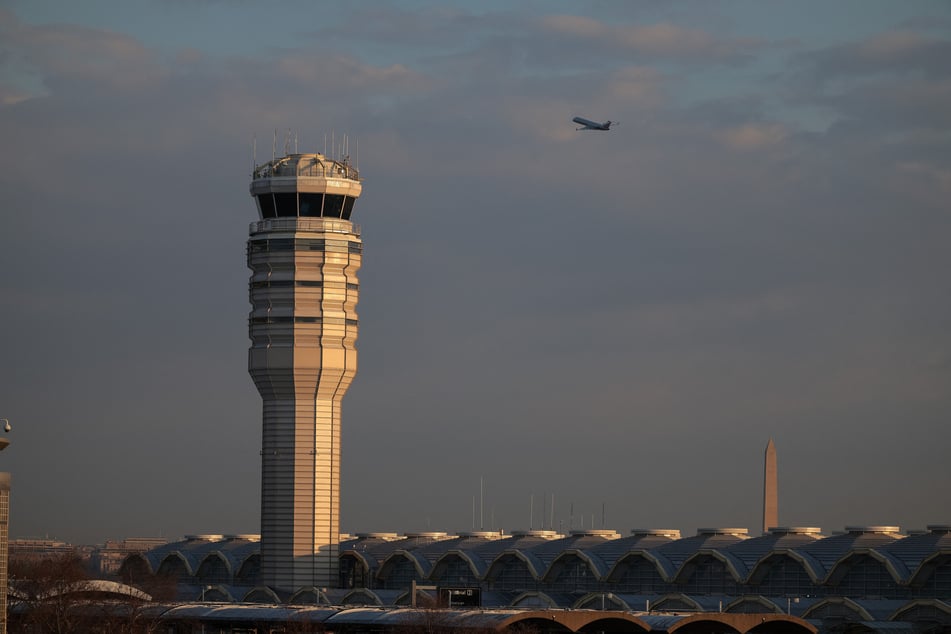 Der erste Beinahe-Unfall ereignete sich am Ronald Reagan Washington National Airport, wo es vor knapp einem Monat schon zu einer Tragödie kam.