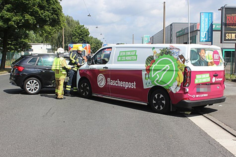 An den beiden Fahrzeugen entstand ein Sachschaden von schätzungsweise rund 35.000 Euro.