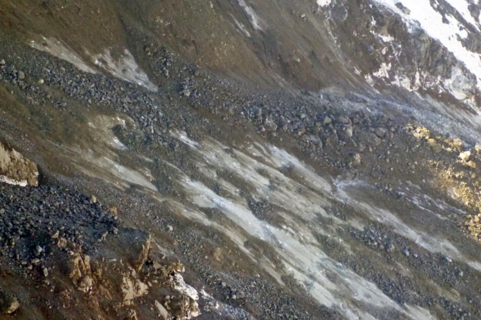 Unfall in Tiroler Alpen! Papa rutscht aus und fällt 40 Meter tief, Kölnerin muss alles mit ansehen