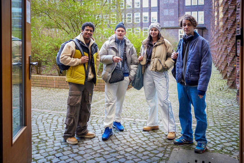 Die "KEKs" hängen am liebsten auf dem Schulhof ab. Fünf Wochen lange wurde die achtteilige Serie vom Hamburger Regisseur Leonard Fuchs in der Hansestadt gedreht.