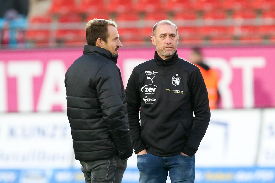 Sportchef Toni Wachsmuth (33, l.) und Coach Joe Enochs (49) hatten eine sehr ähnliche Meinung zur Leistung ihres FSV Zwickau beim 2:2 in Jena.