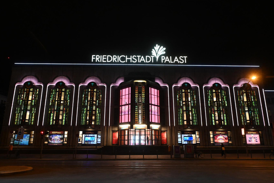 Die Vorstellung im Friedrichstadt-Palast wurde gegen 22.30 Uhr beendet.