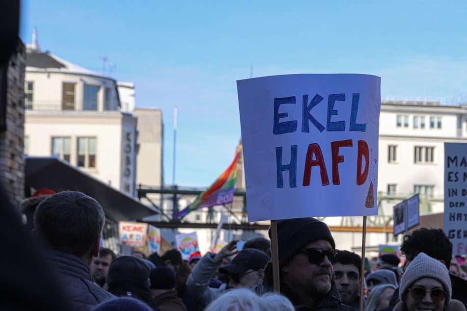 Zeichen gegen Ausgrenzung, Hass und Hetze: Tausende Menschen demonstrieren in Wuppertal
