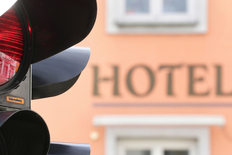 Wer eine Reise nach Bayern plant und aus einem Corona-Hotspot kommt, muss den Tag der Anreise beachten. (Symbolbild)