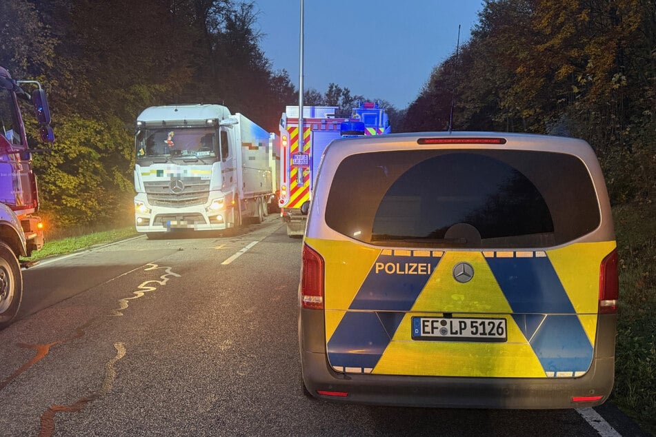 Polizei und Feuerwehr sind vor Ort im Einsatz.