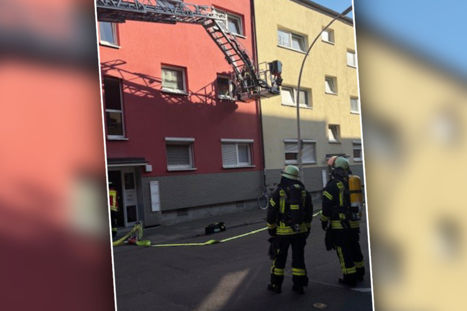Die Bonner Feuerwehr war am Dienstagabend zu dem Mehrfamilienhaus in der Weststadt alarmiert worden.