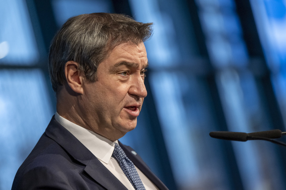 Bayerns Ministerpräsident Markus Söder (56) hat sich im Endspurt des Wahlkampfs wieder die Migrationspolitik verstärkt auf die Fahnen geschrieben.