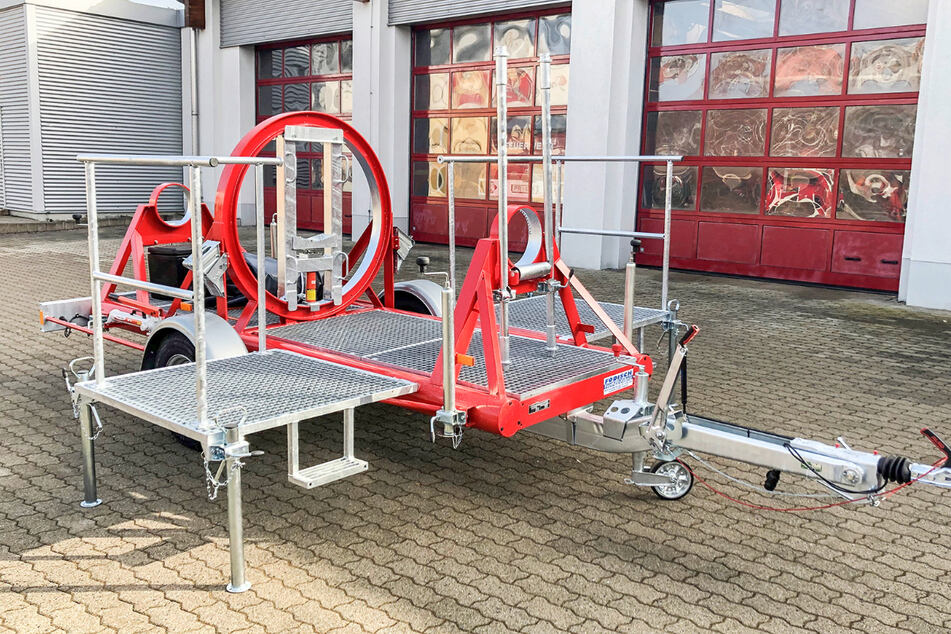 "Babsi" setzt Baumstämme unter Spannung.