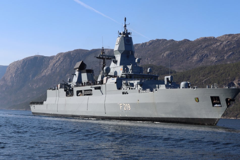 Deutsches Kriegsschiff "Sachsen" läuft für wichtige NATO-Mission aus