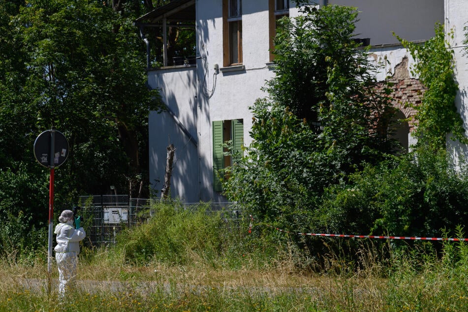 Der Bereich wurde von den Beamten abgesperrt.