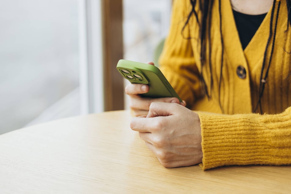 Hackers hit app where women share red flags about men they've dated, sparking serious concerns