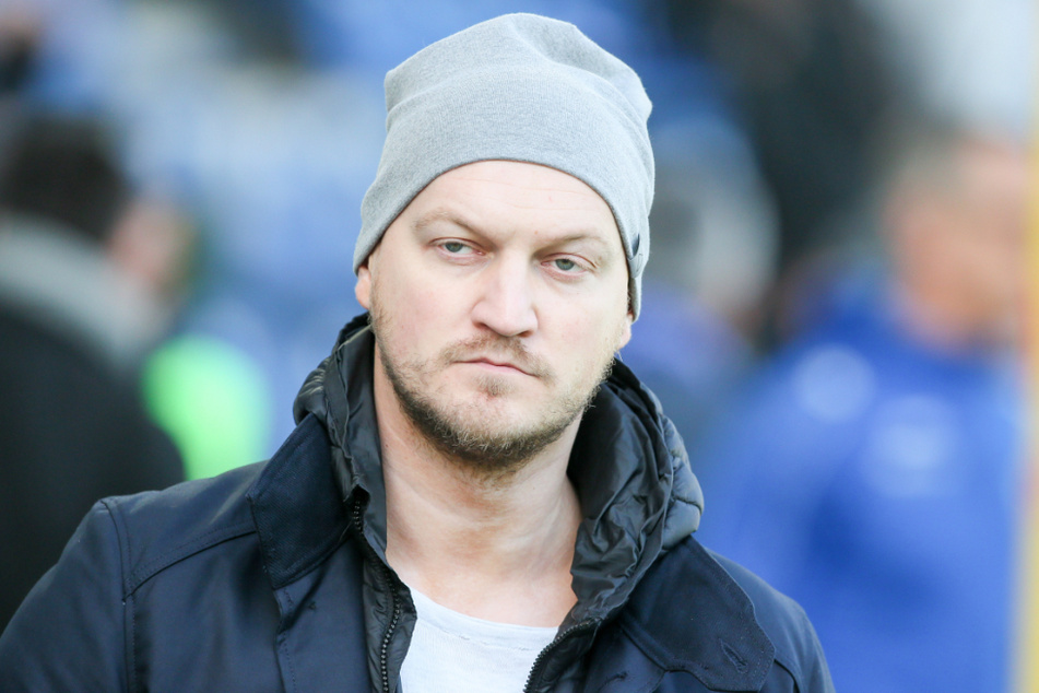 Mütze statt Sonnenbrille: Sportdirektor Armin Causevic bleibt mit dem CFC in der kalten Heimat.