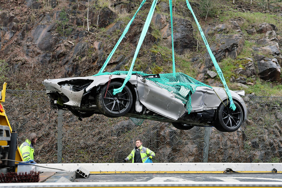Unfall A3: Nach brutalem Autobahn-Unfall: Hier hängen 280.000 Euro am Haken