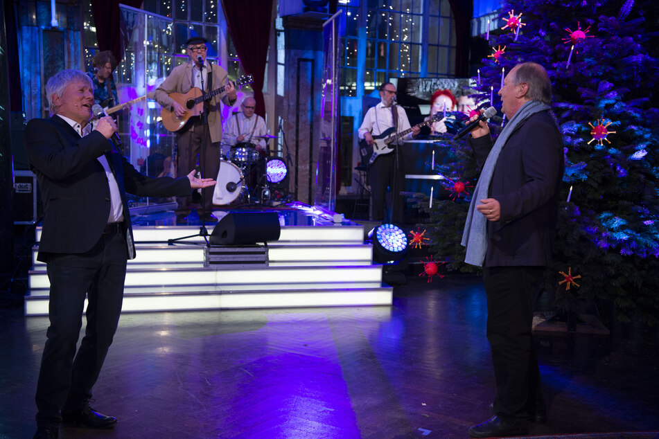 Die Kabarettisten Jürgen Becker (61, l.), Uwe Lyko (66, m.) als Herbert Knebel und Wilfried Schmickler (66) treten zum letzten Mal gemeinsam in der WDR-Fernsehsendung "Mitternachtsspitzen" auf.