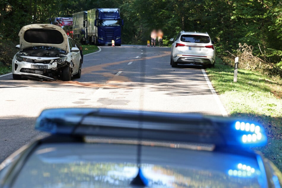 Die B175 musste nach dem Unfall gesperrt werden.
