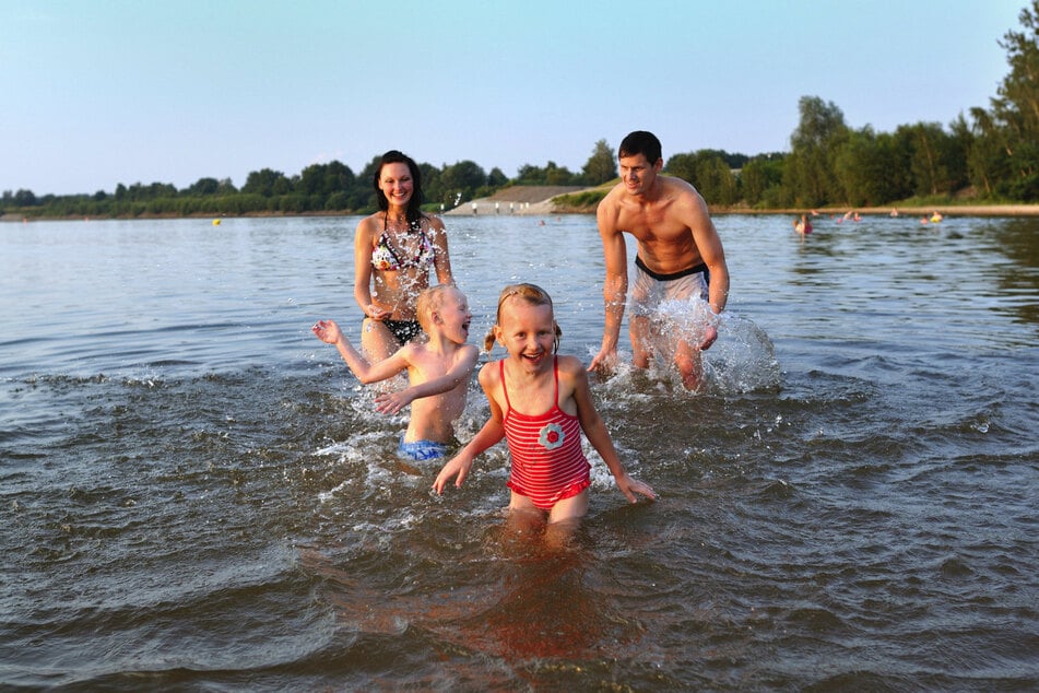 Aufgrund der Braunkohleförderung sind in der Lausitz und im mitteldeutschen Revier rund 50 Seen entstanden - nicht alle davon laden zum Baden ein.