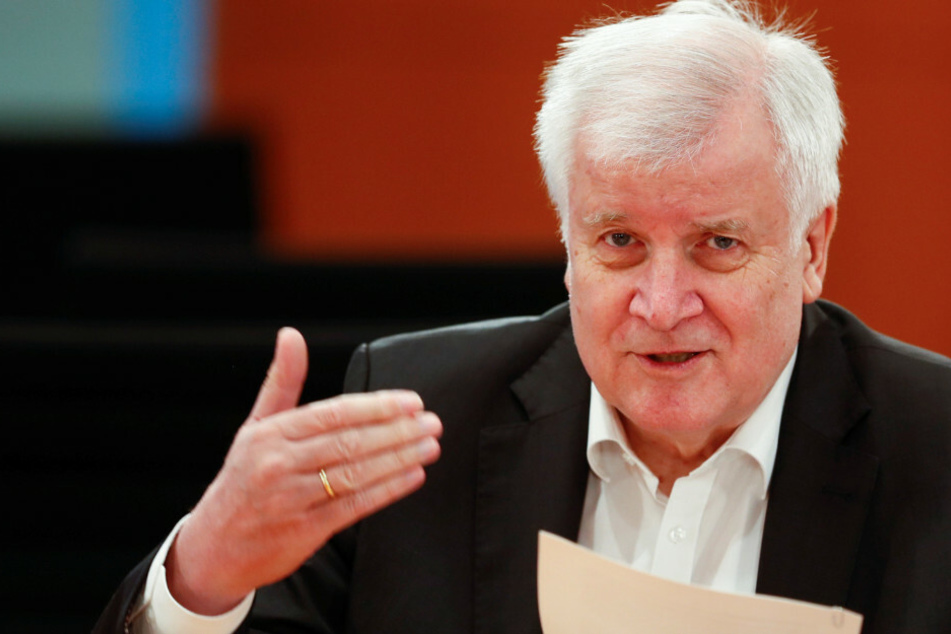 Verwirrung um Seehofer: Anzeige gegen "taz"-Journalistin noch immer offen