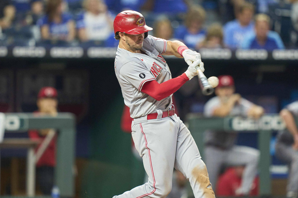 Cincinnati shortstop Kyle Farmer drove in two of the Reds' three runs as they beat the Dodgers on Friday night.