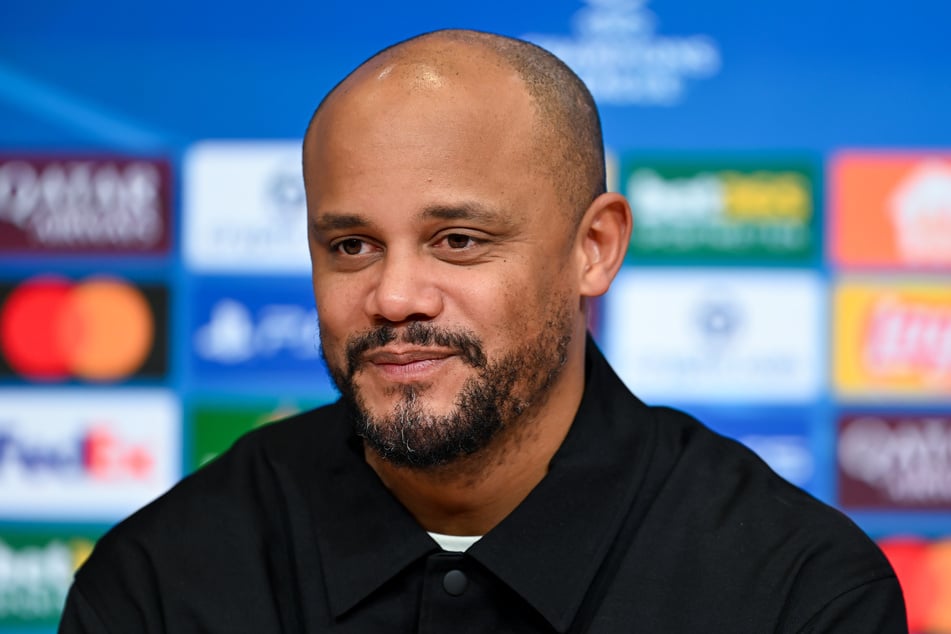 Bayern-Trainer Vincent Kompany (39) macht sich Gedanken um seine Startelf.