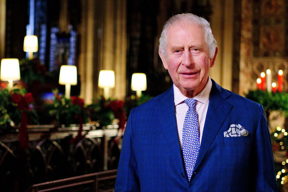 König Charles nimmt Weihnachtsansprache nahe Queen Elizabeths Grab auf!