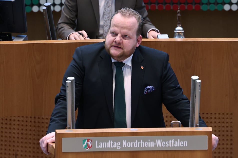 Sven Tritschler (42, AfD) ist als Abgeordneter auch im nordrhein-westfälischen Landtag tätig.