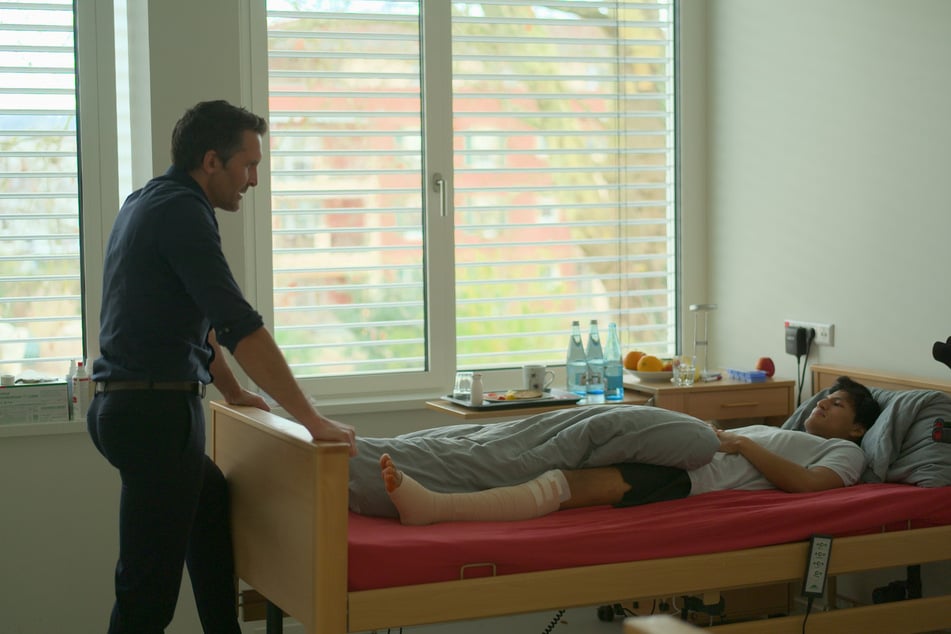 Nach der zweiten Operation ist Alex noch angeschlagen.