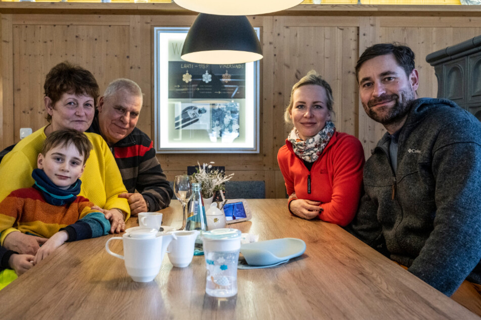 Für den Urlaub im "Jens Weißflog"-Hotel nahm Familie Stein den weiten Weg aus Rostock auf sich.