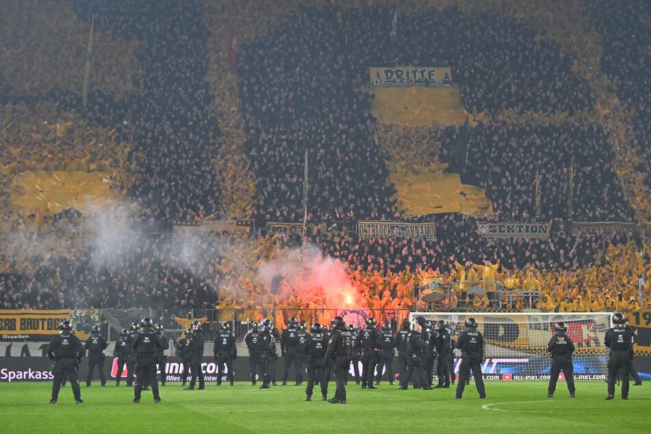 Beim Zweitligaspiel zwischen Dynamo und Hertha waren rund 750 Polizisten im Einsatz.