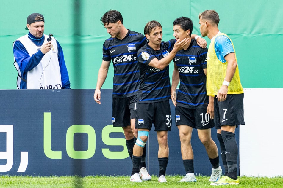 Erleichterung bei Hertha BSC nach dem 2:1 durch Ibrahim Maza.