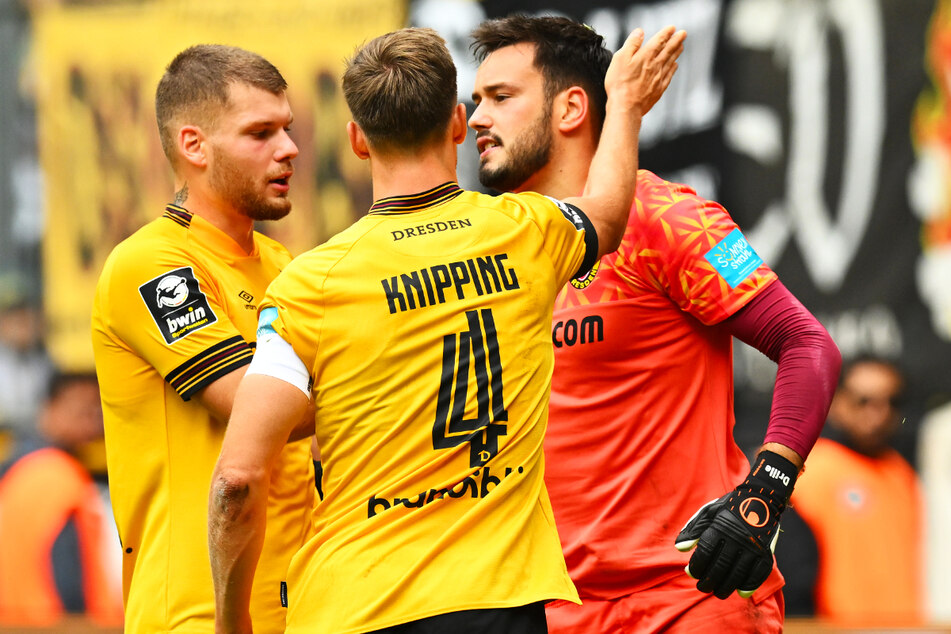 Stefan Drljaca (r.) rettete Dynamo Dresden den Punkt, auch Kevin Ehlers (l.) und Tim Knipping zeigten solide Leistungen.