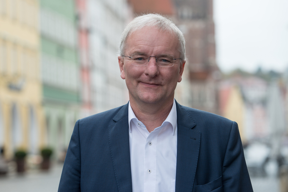 Alexander Putz ist aus seiner Partei, der FDP, ausgetreten. Diesen Schritt begründete er laut Mitteilung mit Unverständnis für die politische Linie der FDP bei den Corona-Schutzbestimmungen.