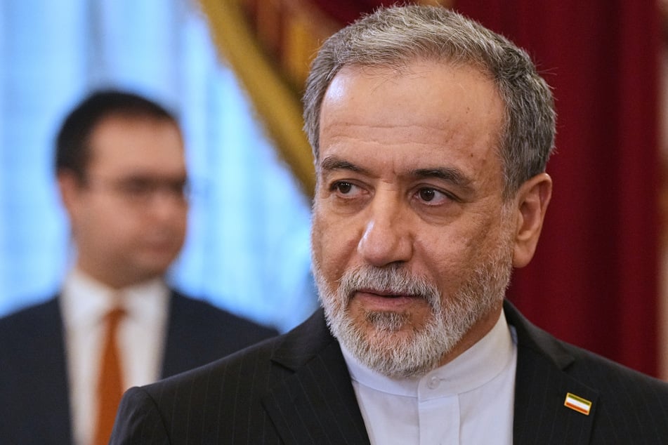 Irans Außenminister Abbas Araghtschi (63) ist mit in Iran vor Ort.