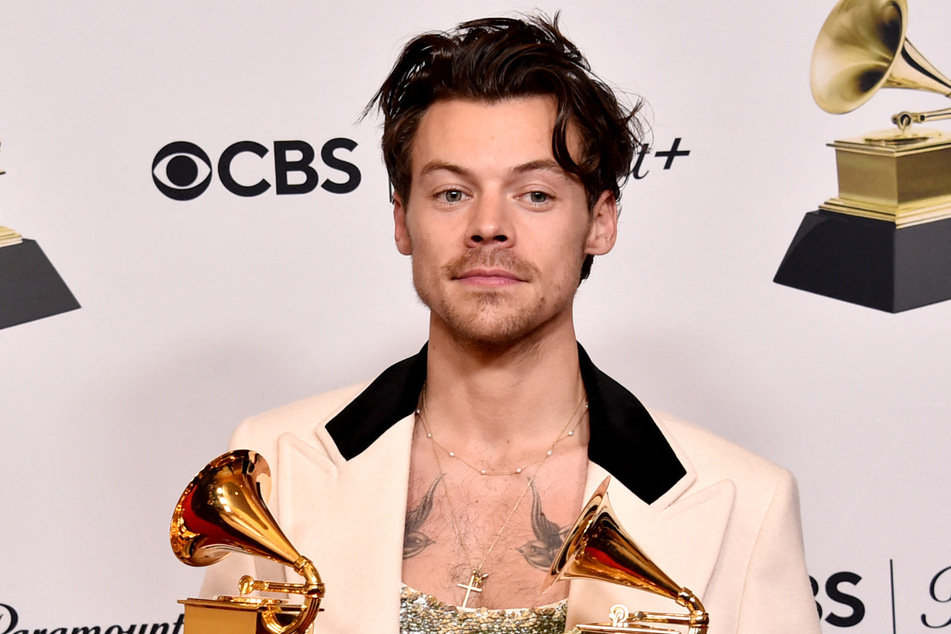 Rumors that Harry Styles shaved his head have sent fans into shambles.