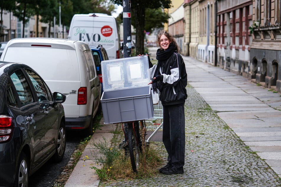 Einen Verbesserungsvorschlag für die mobilen "Fairteiler" hat Anwohnerin Jolene Millhahn (24): Die Kisten für Essensspenden sollten bunt sein!