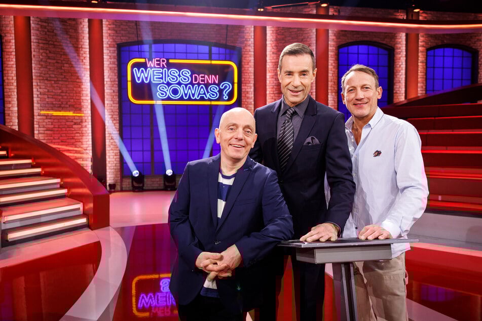 Am 11. April 2026 wird "Wer weiß denn sowas? XXL" ausgestrahlt. Auch dabei: Bernhard Hoëcker (55), Kai Pflaume (58) und Wotan Wilke Möhring (58, v.l.).