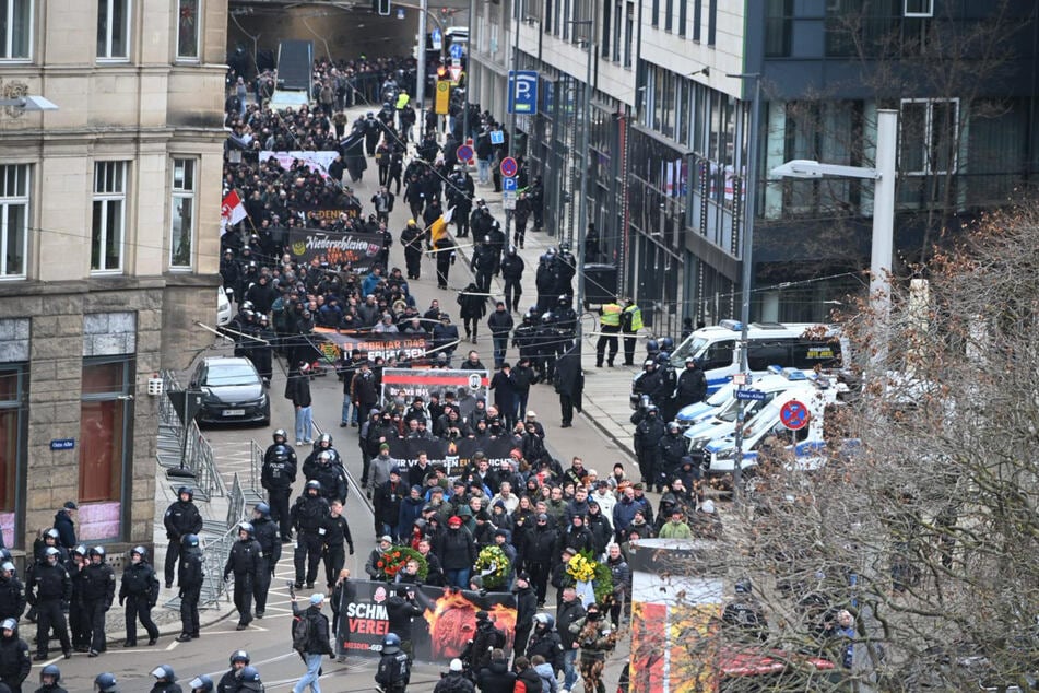 Mehrere hundert Teilnehmer sind es inzwischen.