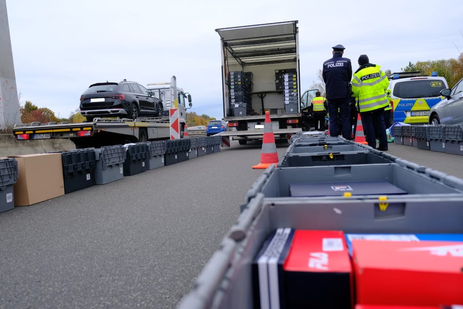 Etwa 100 Beamte waren auf der B2 im Einsatz.