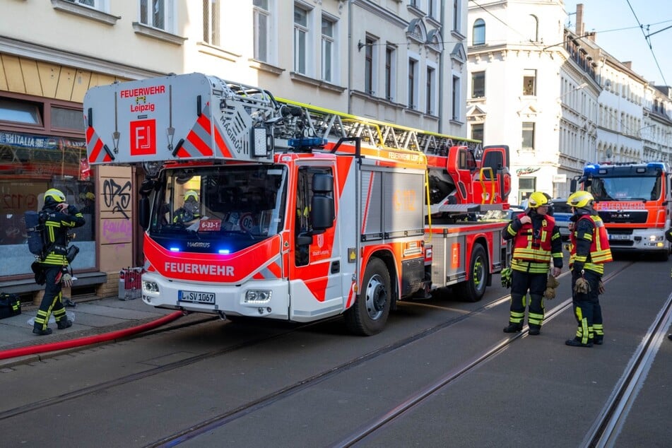Gegen 16.45 Uhr sei es zu dem Brand in einer Küche gekommen.